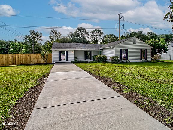 3rd image of 3601 Sutton Drive