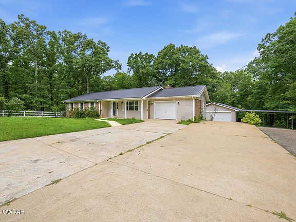 2nd image of 394 Oakgrove Rd