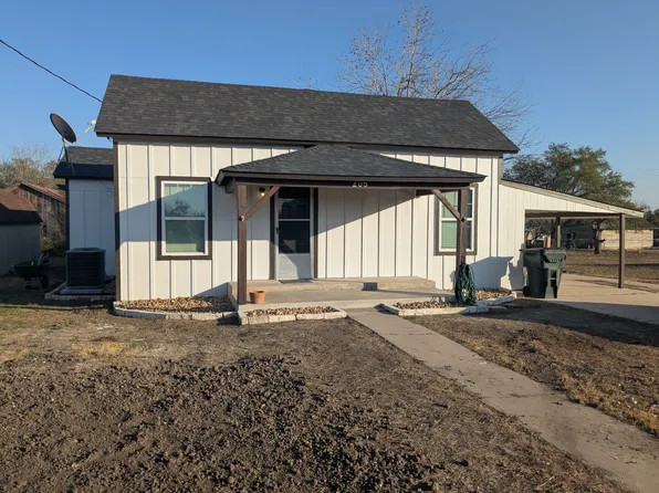 205 W Maverick St, Falls City, TX 78113