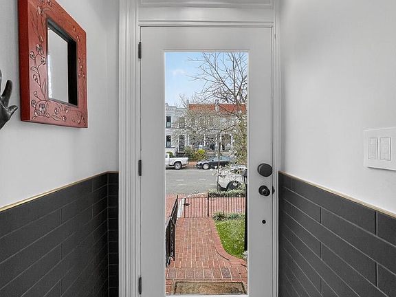 3rd image of 234 12th St SE