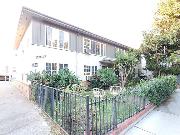 3rd image of 1251 N Harper Ave APT I