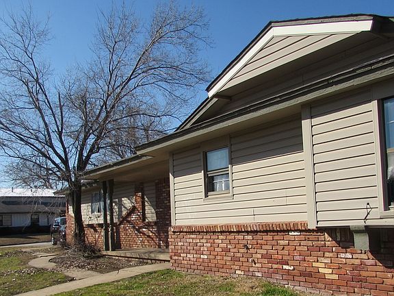 3rd image of 535 SW 54th St