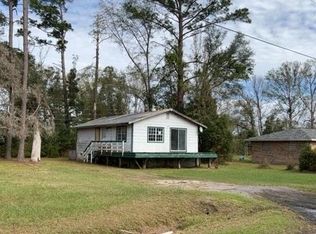 435 Chipola Ave, Wewahitchka, FL 32465
