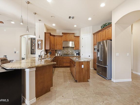 3rd image of 837 W VIA DE ARBOLES --