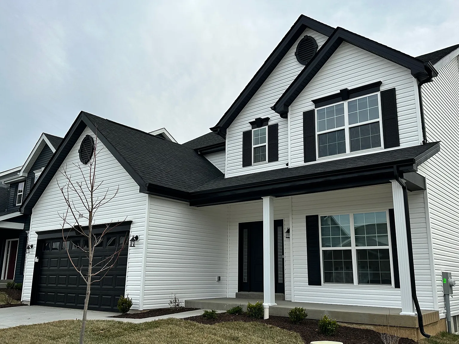 4 bed, 2.5 bath, 2548 sqft, $3,200 — Photo 2