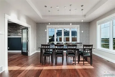 6 bed, 3.5 bath, 3228 sqft, $4,995 — Photo 3