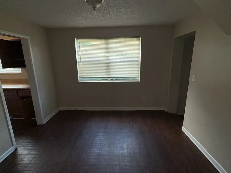 1320 Bretta St — Photo 7