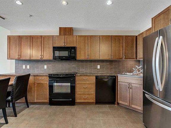 5th image of 211 N 13th Ave SE #904