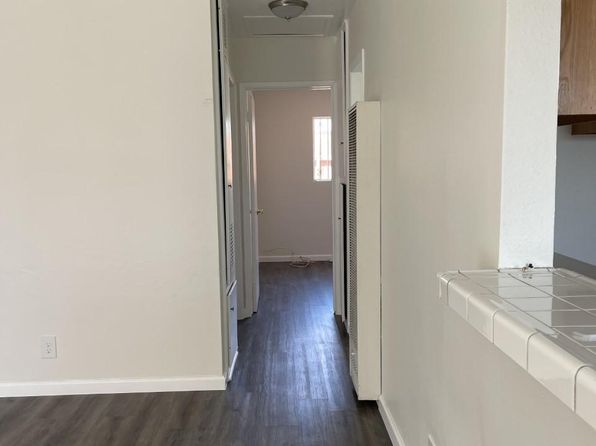 2443 1/2 E Malabar St