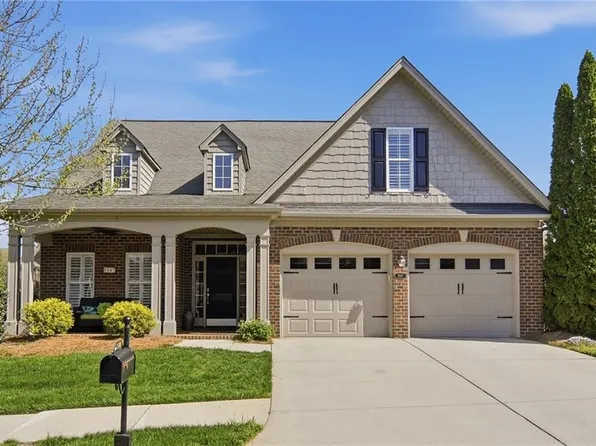 5587 Foxgate Cir, Winston Salem, NC 27106