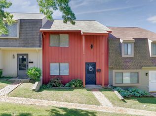 59 Woodlake Dr, Charlottesville, VA 22901