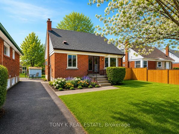 23 Scotswood Rd, Toronto, ON M1R 3N3