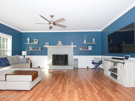 3rd image of 648 Fieldstone Way