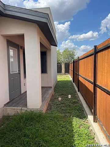2 bed, 1.5 bath, 1119 sqft, $1,700 — Photo 4