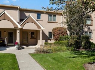9 Rio Vista Dr, Allendale, NJ 07401