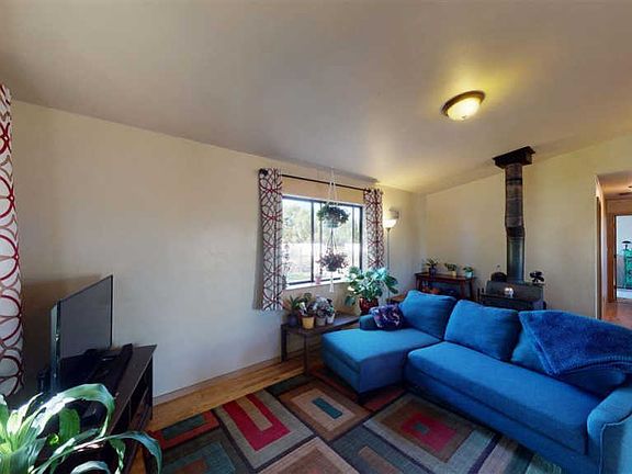 3rd image of 255 Valle Dr