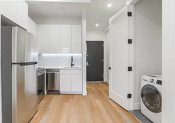 5th image of 1114 Putnam Ave #2R
