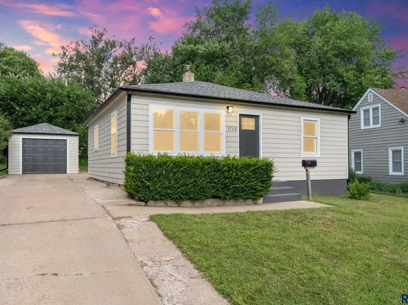 1713 S Wayland Ave, Sioux Falls, SD 57105