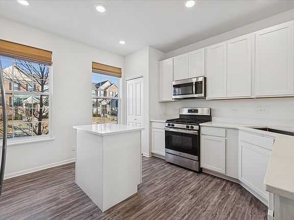 2nd image of 542 Cimmaron Cir
