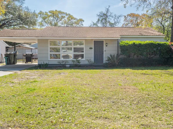 1230 Hawthorne Cir, Hanahan, SC 29410