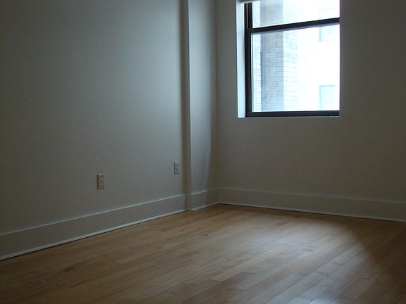 5th image of 4 Beacon Way #2B