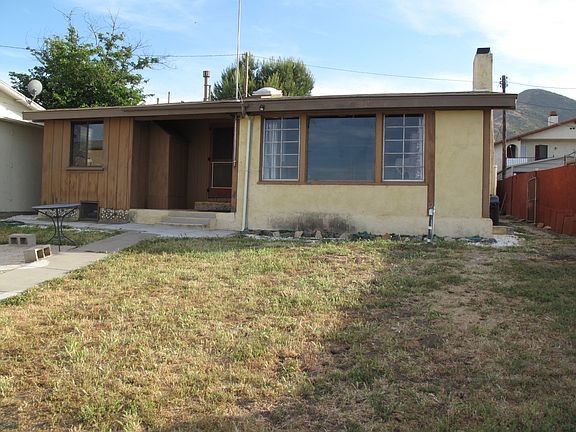 House, Lake Side, Yard to Beach