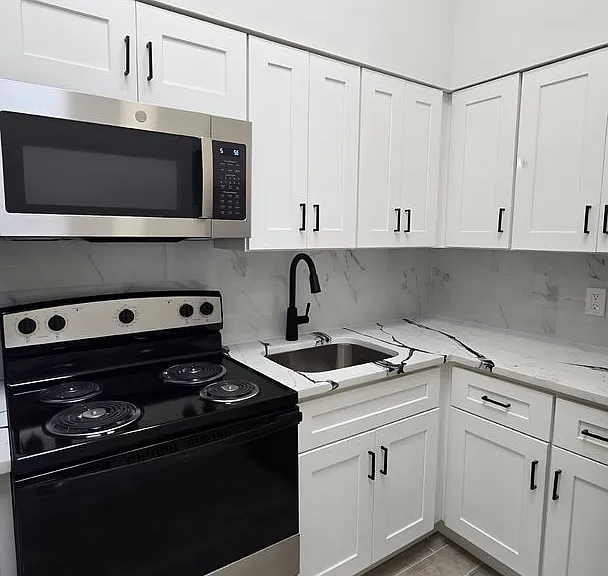 20 Broad Ave — Photo 1