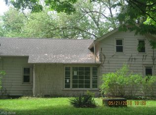 2862 Ridgewood Rd, Akron, OH 44333