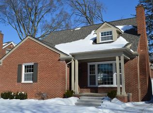 26126 Wyoming Rd, Huntington Woods, MI 48070