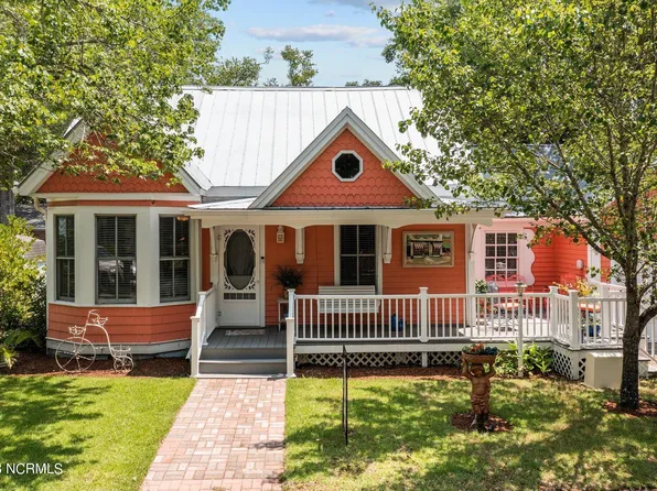 310 College Street, Southport, NC 28461