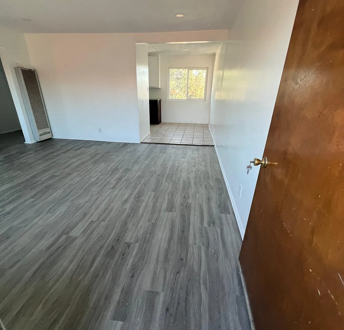 2 bed, 800 sqft, $2,200 — Photo 1