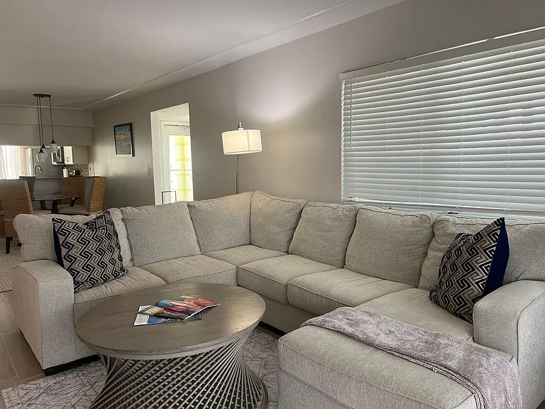 310 Wexford Ter — Photo 12
