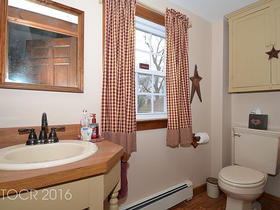 5th image of 129 Irving St