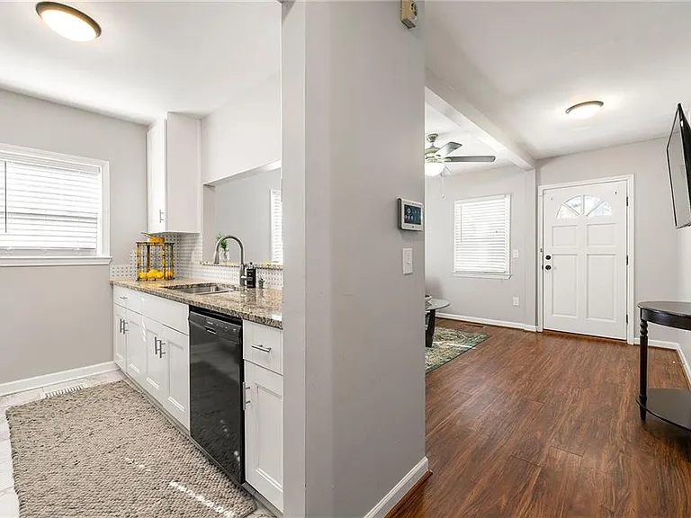 954 Fern Ave SE — Photo 7