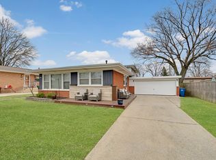 333 Homewood Ct, Chicago Heights, IL 60411