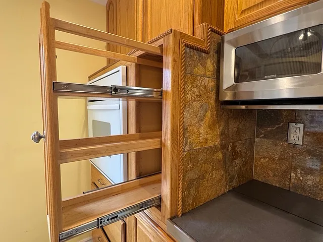 129 S Maple St — Photo 14