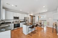 E Saskatoon Pl-1206-019.jpg