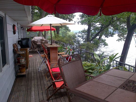 View upper deck east