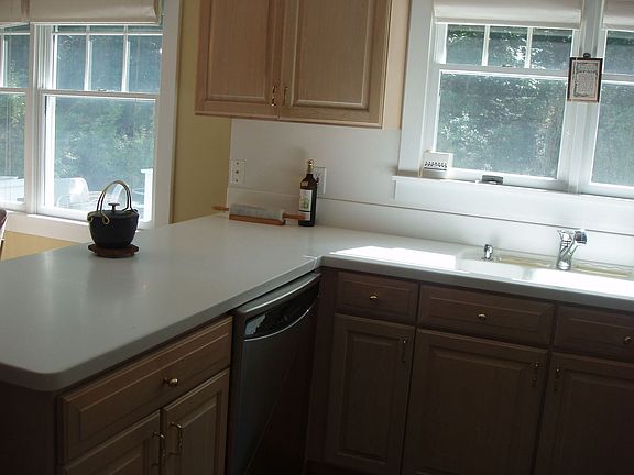 Sleek Modern Kitchen