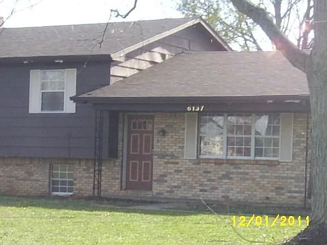 6137 W 100 S photo 1