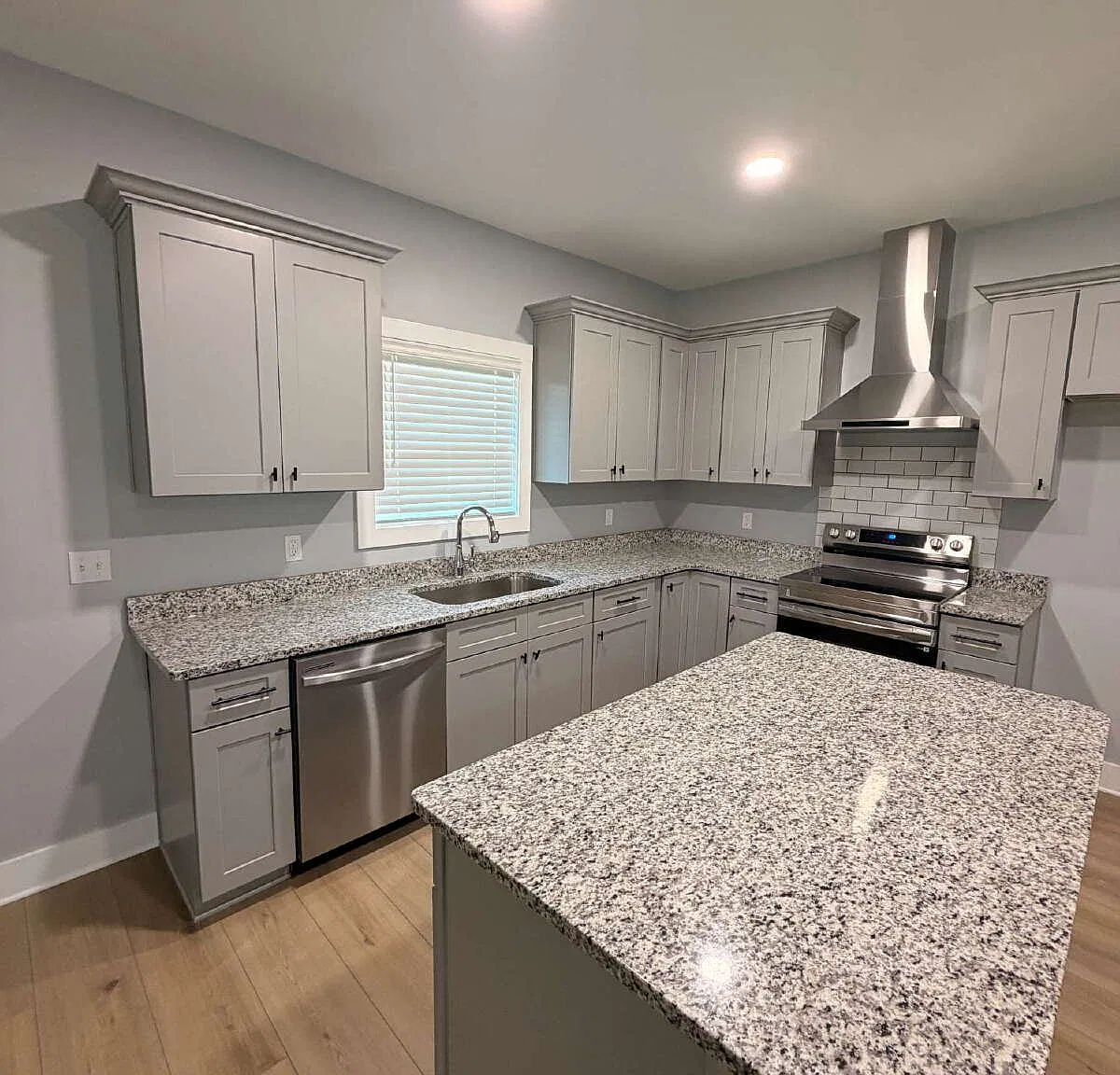 3 bed, 2.0 bath, 1400 sqft, $1,750 — Photo 4
