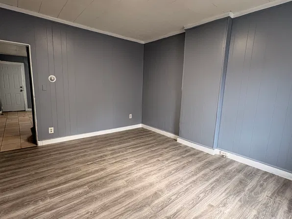 24 Chase St, Trenton, NJ 08638