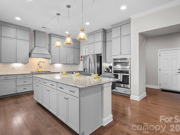 4th image of 4008 Pinot Way