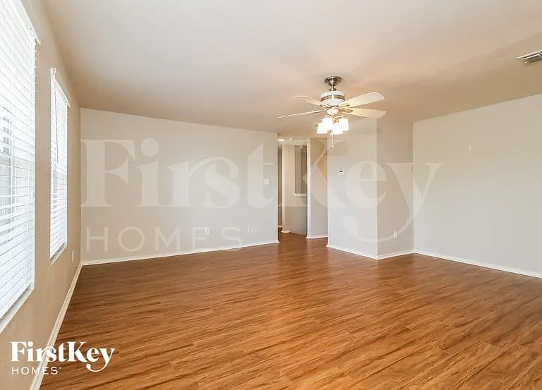 2809 Spencer Cir — Photo 7