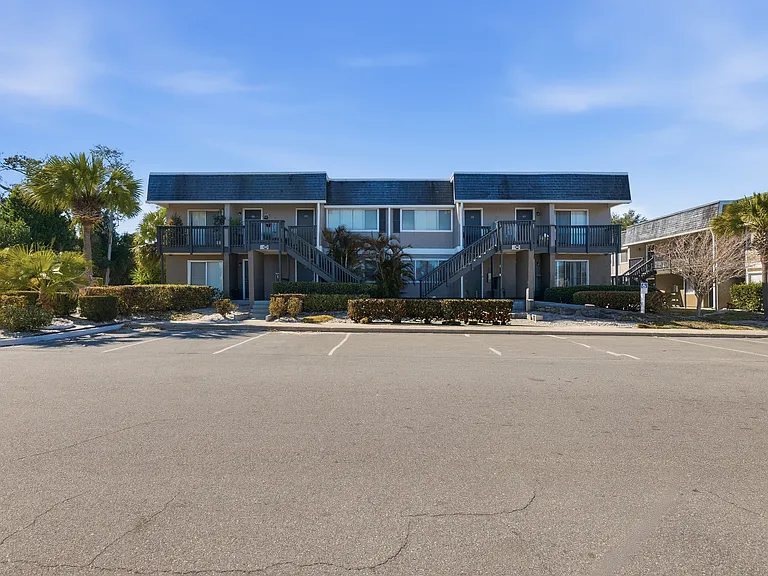 Welcome to Wymore 360 Apartments, where modern design meets convenience. Enjoy spacious living with top-notch amenities and a vibrant community atmosphere. Your ideal home awaitsschedule a tour today and find your perfect living space!