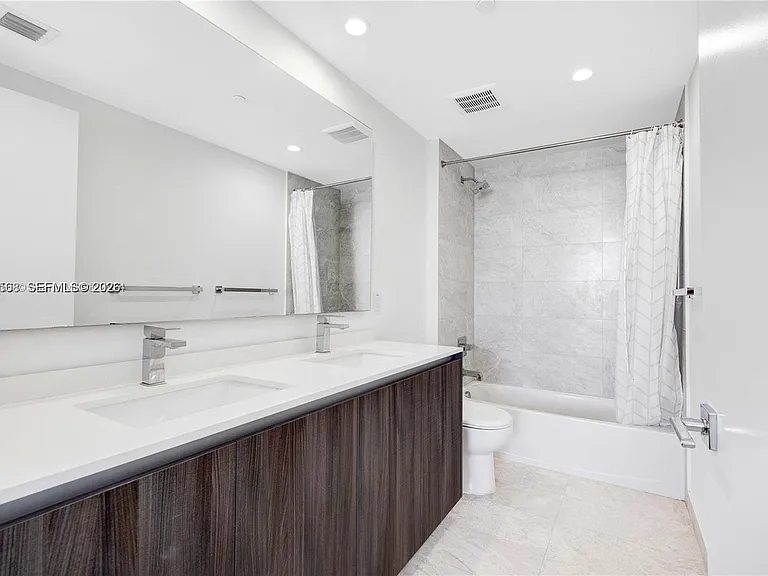 488 NE 18th St #2301 — Photo 23