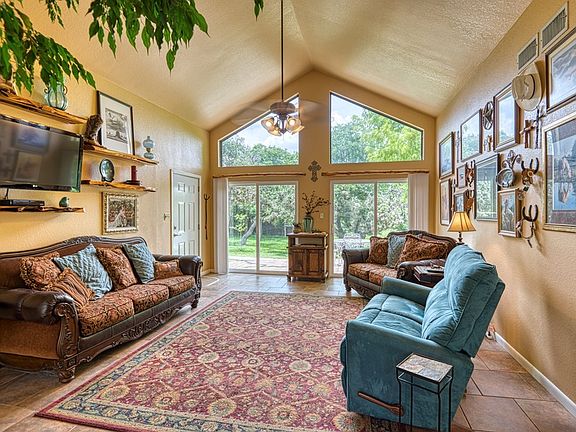 5th image of 110 Twin Springs Dr