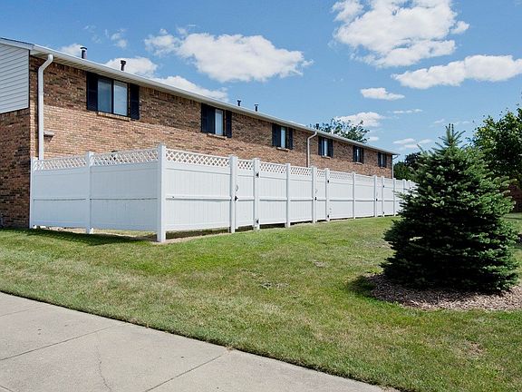 3rd image of 11415 Knollridge Ln #032B