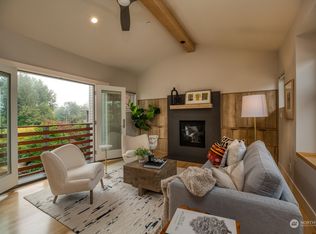 400 Winslow Way E APT 240, Bainbridge Island, WA 98110