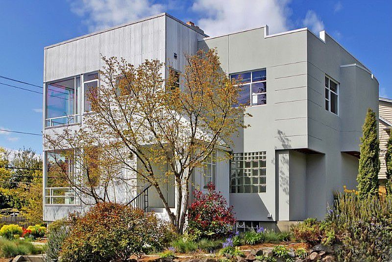 Stunning Light Filled Modern Queen Anne home with views mountain & Puget Sound views